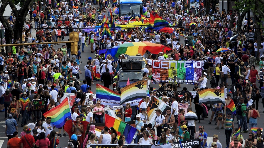 Ativistas participam de Parada do Orgulho Gay em San José, na Costa Rica, em 2015 - Juan Carlos Ulate/Reuters