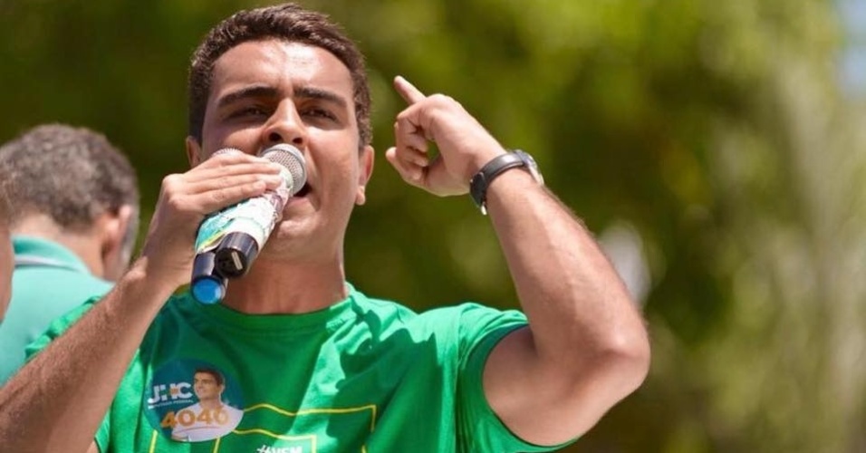 28.set.2018 - João Henrique Caldas, o JHC (PSB), durante campanha para deputado federal. Ele repetiu o desempenho de 2014 e foi novamente o mais votado em Alagoas, com 178 mil votos