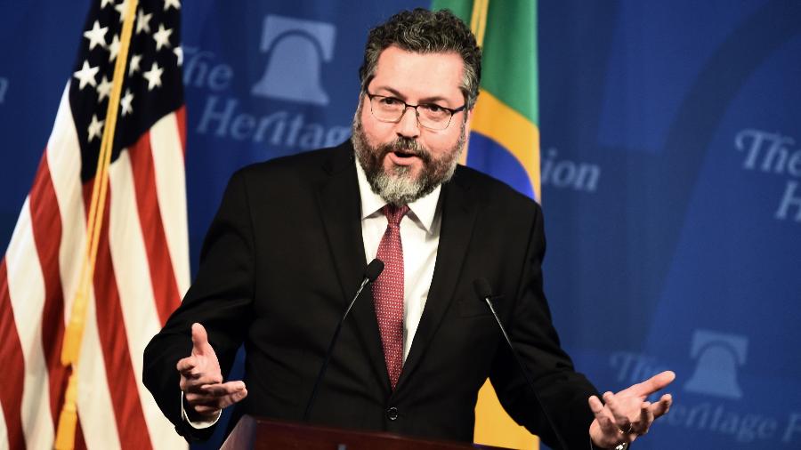 11.set.2019 - O ministro das Relações Exteriores, Ernesto Araújo, discursa em evento em Washington, nos EUA - Eric Baradt - 11.set.2019/AFP