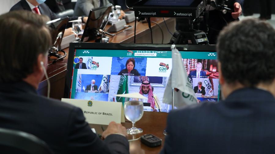 O presidente Jair Bolsonaro (sem partido) acompanha reunião do G20 por videoconferência - Marcos Corrêa/PR