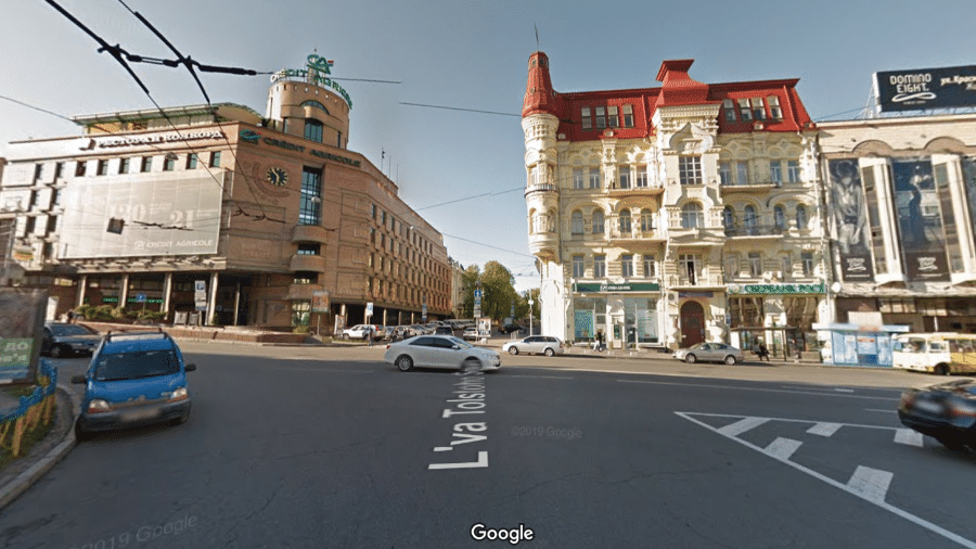 Praça Leon Tolstói, em Kiev, será renomeada após a invasão russa à Ucrânia; governo ucraniano diz que fará "desrussificação" na capital da Ucrânia - Reprodução/Google Street View