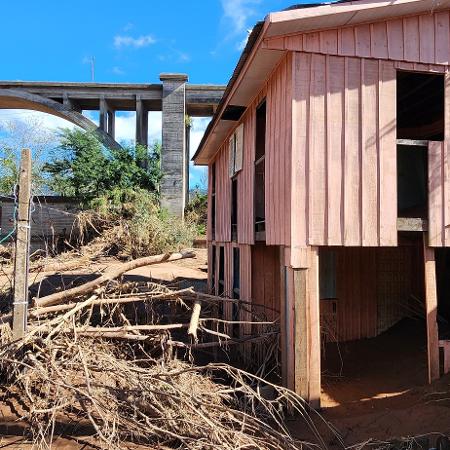 15.mai.2024 - Casa foi invadida por rio Taquari, em Muçum, durante enchente