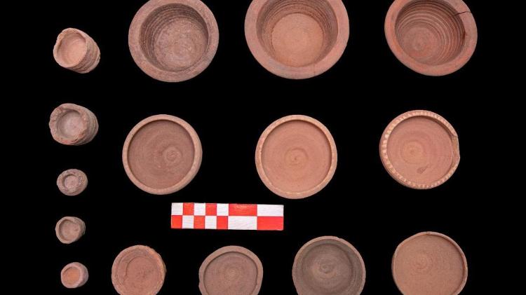 Conselho Supremo de Antiguidades descobriu uma oficina completa de cerâmica da era romana na vila de Banawit Conselho Supremo de Antiguidades descobriu uma oficina completa de cerâmica da era romana na vila de Banawit