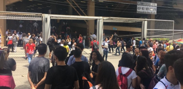 No campus da Uninove na Barra Funda, zona oeste de São Paulo, os portões foram abertos às 11h45 - Guilherme Mazieiro/UOL