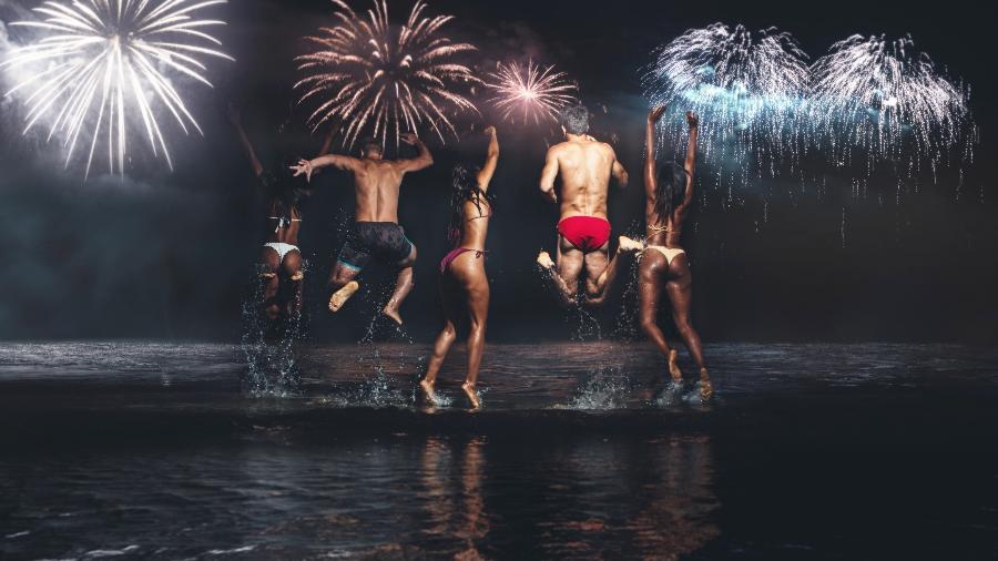 Pular onda é tradição do Ano Novo, mas de onde vem esse costume? - Getty Images/iStockphoto