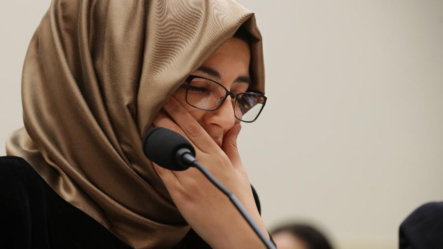 16.mai.2019 - Hatice Cengiz, noiva de Jamal Khashoggi, jornalista saudita assassinado no consulado da Arábia Saudita em Istambul, na Turquia, no dia 2 de outubro de 2018 - Chip Somodevilla/Getty Images/AFP