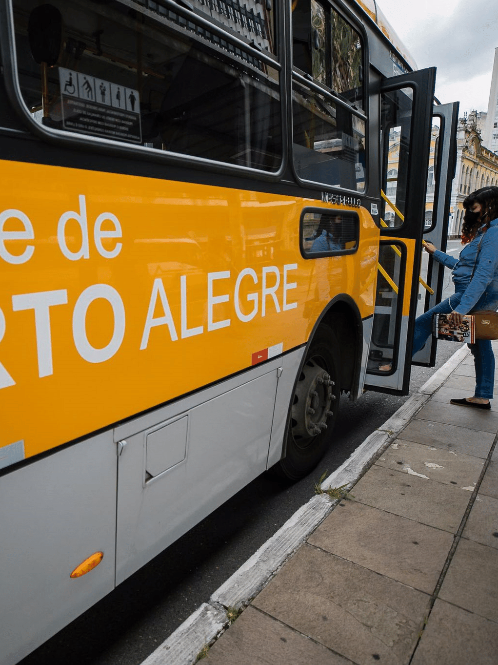 EPTC anuncia funcionamento dos ônibus em Porto Alegre (RS) em dia de jogo  entre Grêmio e América-MG pelo Campeonato Brasileiro