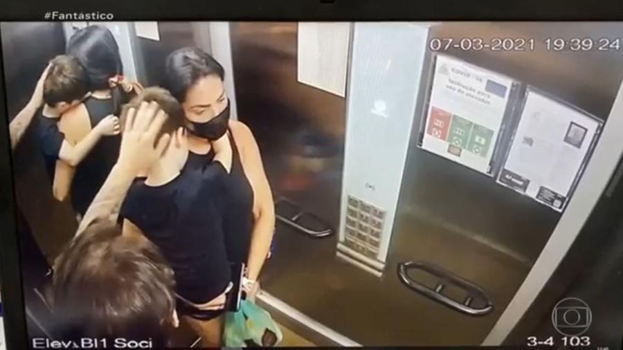 Câmeras de segurança mostraram Jairinho, Monique e Henry no elevador após o menino ser entregue pelo pai, Leniel Borel - Reprodução/TV Globo