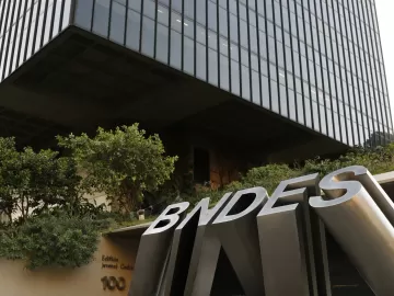 PF cumpre mandados de prisão por tentativa de fraude de R$ 300 mi ao BNDES