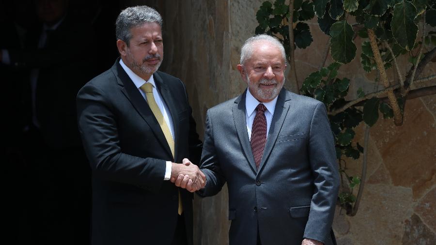 Lula cumprimenta Lira na residência oficial da Presidência da Câmara - Wilton Junior/Estadão Conteúdo