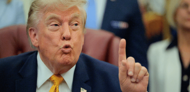 Trump afirma que EUA e Irã negociam e alerta para 'última oportunidade'