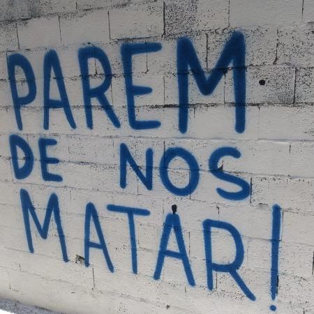 Artistas voluntários fazem grafites em viela onde 9 pessoas foram pisoteadas após ação da Polícia Militar, em Paraisópolis - José Vilson Vanderley