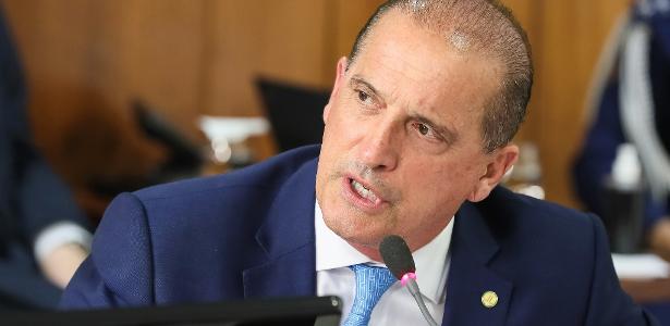 Auxílio financeiro | Cadastro para receber os R$ 600 será feito por app a partir de terça, diz Onyx