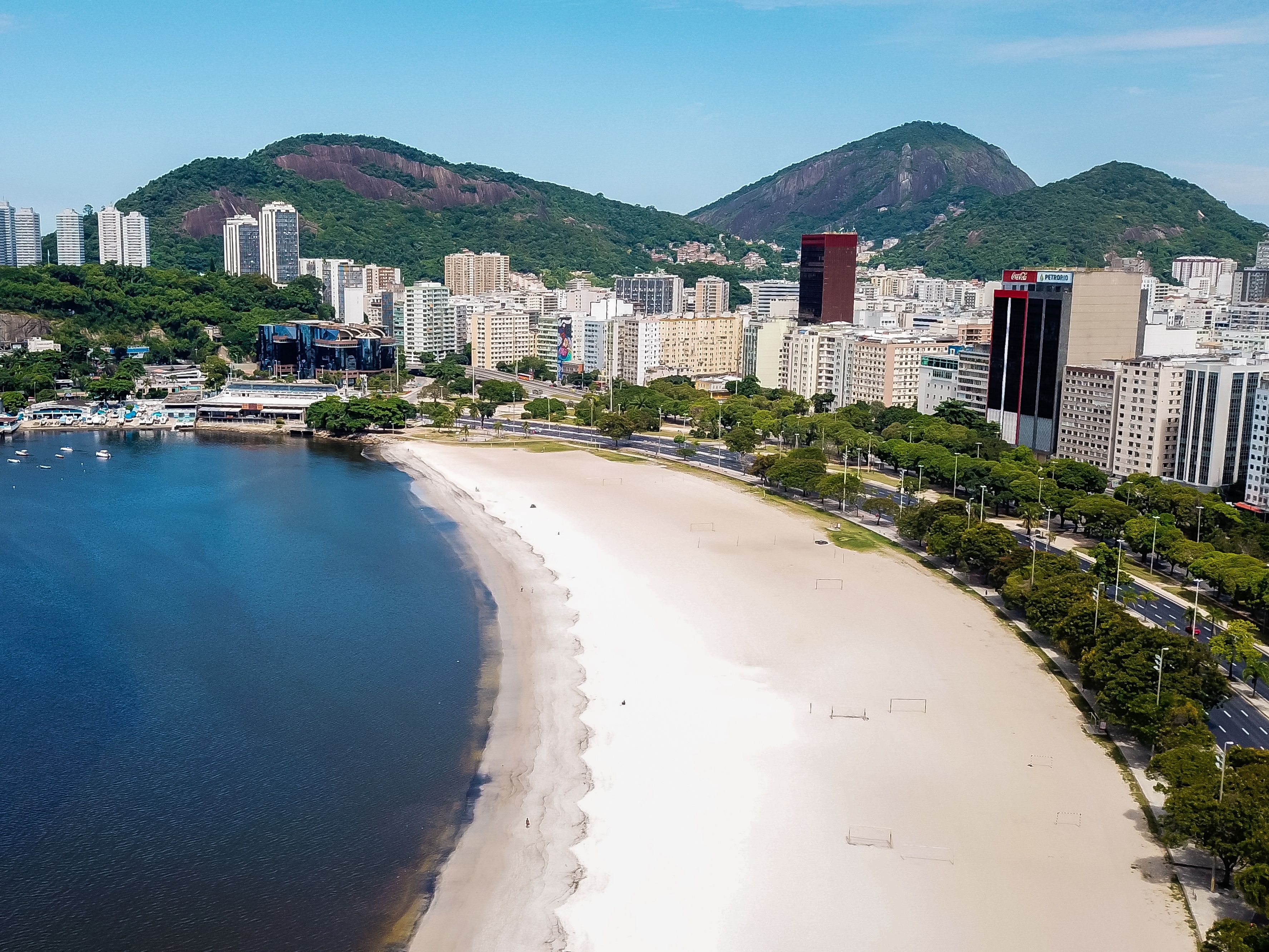 Covid-19: Rio vai estender bloqueios para mais 10 bairros e proibir comércio em favelas