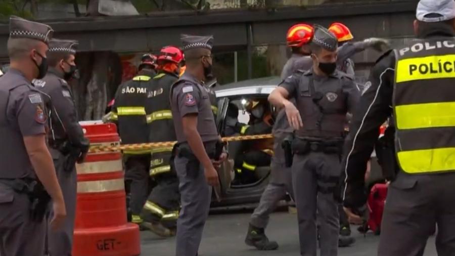 Homem ficou preso nas ferragens em acidente na avenida Rebouças, em São Paulo - Reprodução/TV Globo