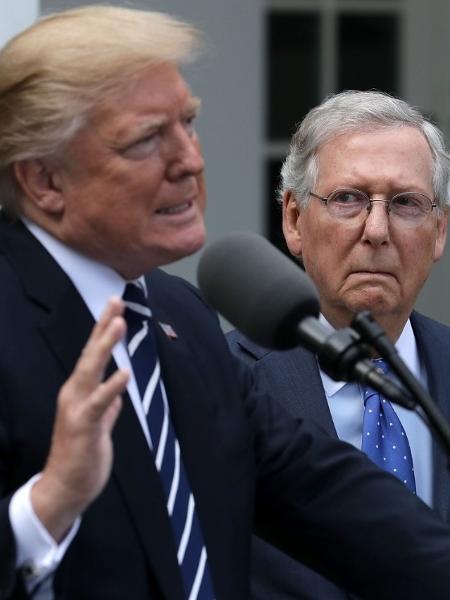 Presidente Donald Trump e o líder da maioria no senado Mitch McConnell - Chip Somodevilla/Getty Images