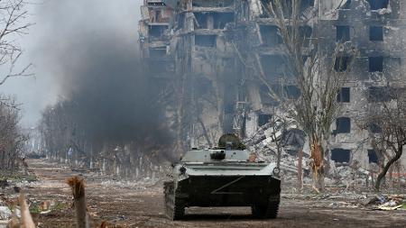 Tropas pró-Rússia em Mariupol, cidade é uma das mais atingidas na guerra - Alexander Ermochenko/Reuters - 12.mai.2022 - Alexander Ermochenko/Reuters - 12.mai.2022