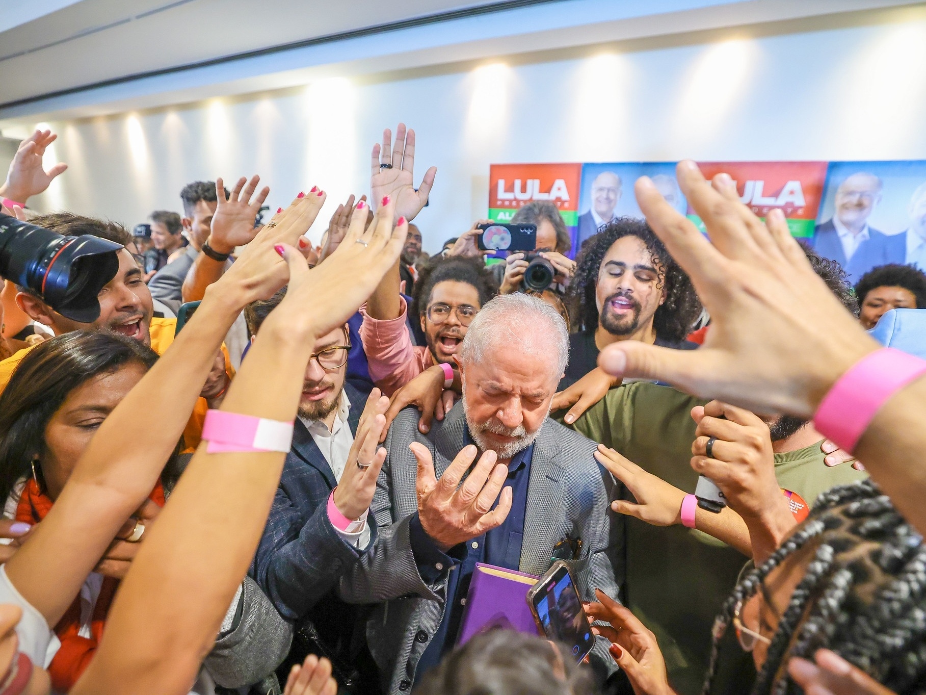 Entrada de Lula no campo religioso é tiro no pé ou contenção de danos?