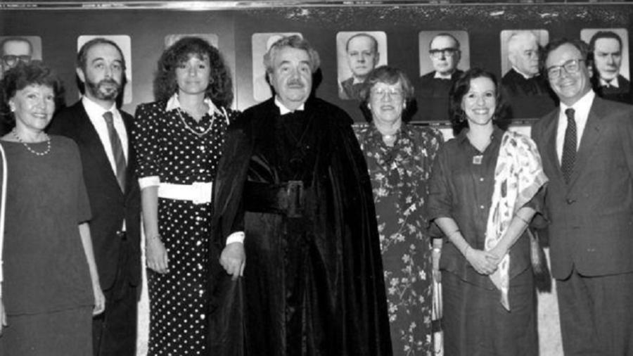 Paulo Brossard e a família no dia da posse como ministro do STF, em 1989