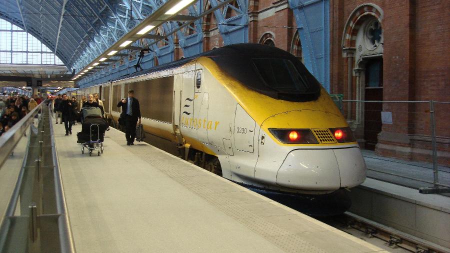 Composição do trem Eurostar, na estação de St. Pancras, em Londres, na Inglaterra