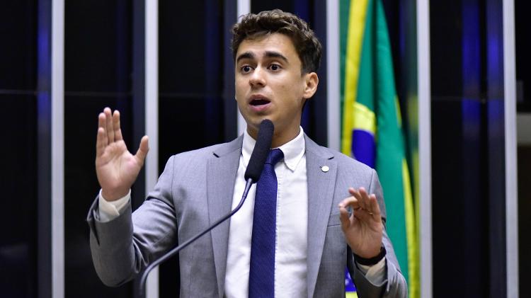 Janones foi suspenso por xingar Nikolas enquanto ele discursava Janones foi suspenso por xingar Nikolas enquanto ele discursava