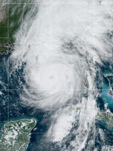 Furacão Helene se aproxima da costa dos EUA Furacão Helene se aproxima da costa dos EUA