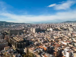 Barcelona tenta proibir imóvel para turista sob risco de perda bilionária