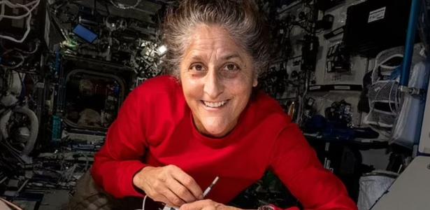 Astronauta 'presa no espaço' relata danos: 'Tentando lembrar como é andar'