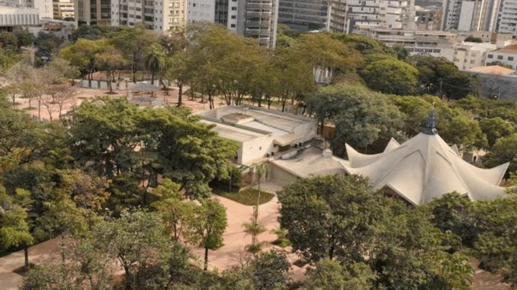 Praça da Assembleia, em Santo Agostinho, bairro nobre de Belo Horizonte Praça da Assembleia, em Santo Agostinho, bairro nobre de Belo Horizonte