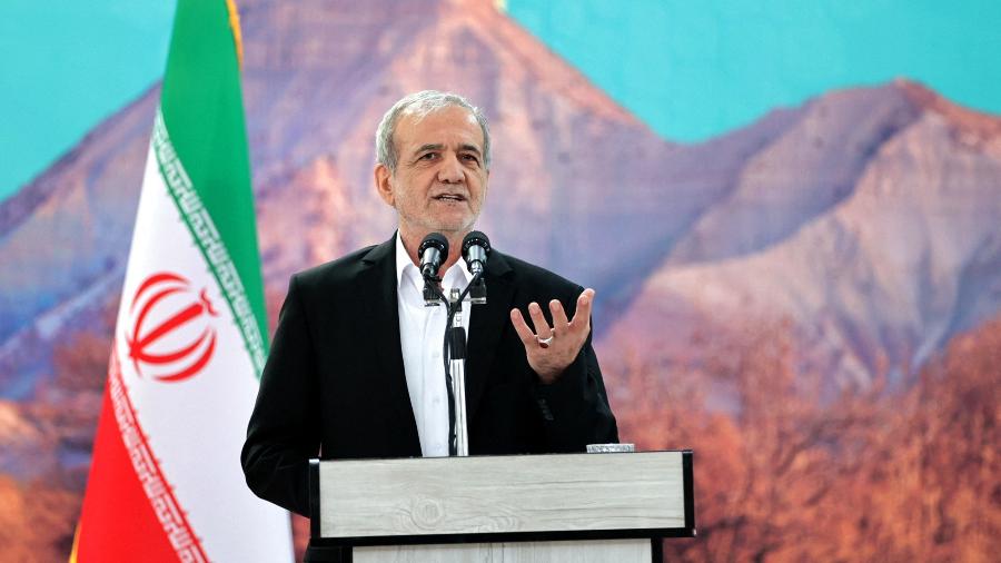 O presidente do Irã, Masoud Pezeshkian, durante audiência em Ilam, no Irã - Site da Presidência do Irã/Wana (West Asia News Agency)/Divulgação