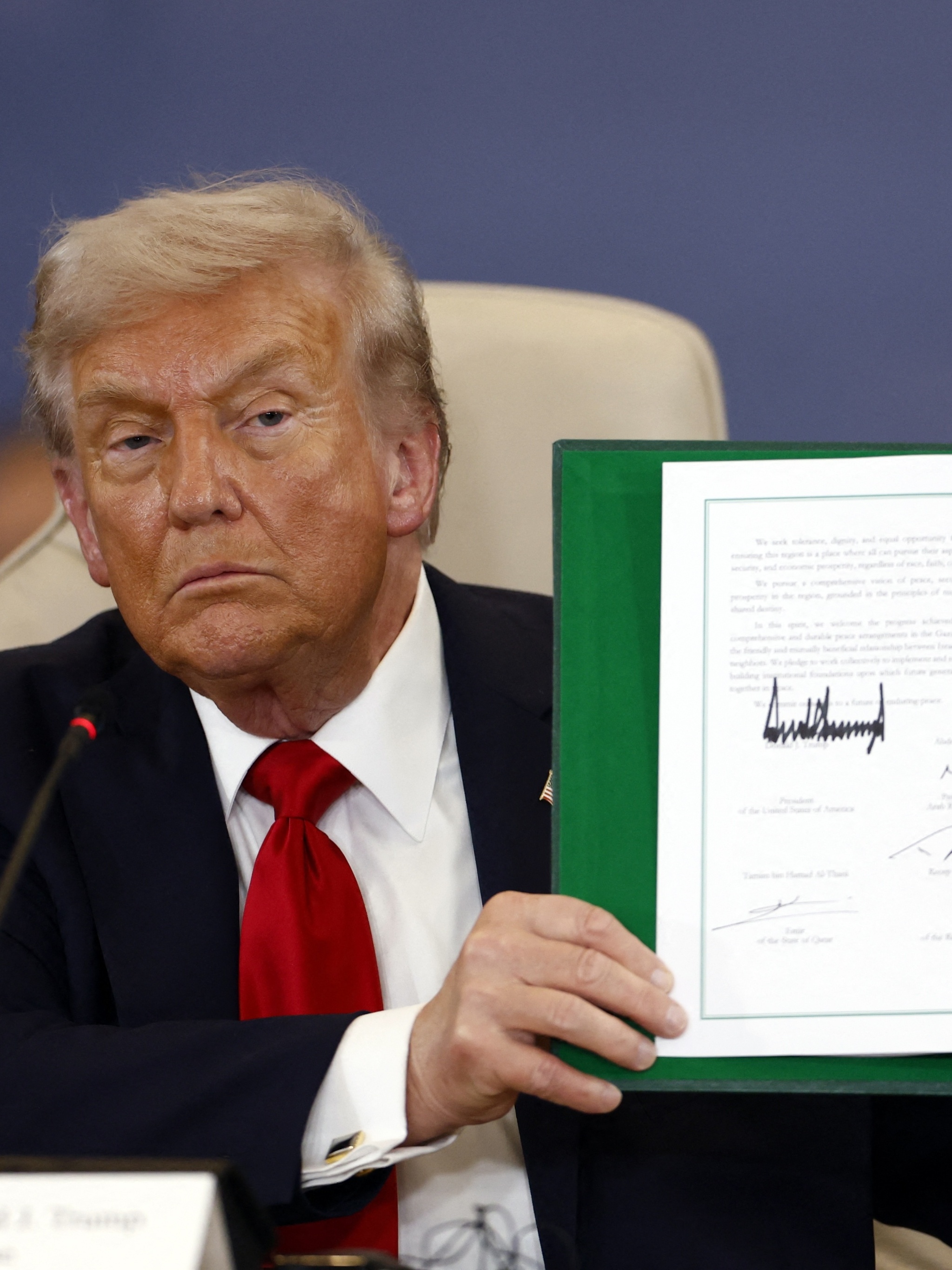 Trump assina acordo de paz em Gaza junto a líderes árabes e sem Netanyahu