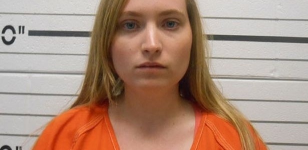 Kalyn Thompson é acusada de abusar sexualmente de um estudante de 17 anos - Clear Creek County Sheriff"s Office