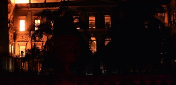 03.ago.2018 - Museu Nacional sofre incêndio de grandes proporções e perde boa parte de seu acervo - Luan Santos/UOL