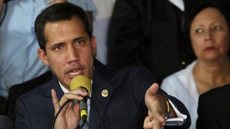 3.mai.2019 - Opositor venezuelano, Juan Guaidó, durante coletiva de imprensa em Caracas - Carlos Eduardo Ramirez/Reuters
