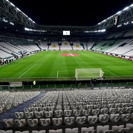 Assentos vazios no Allianz Stadium, da Juventus, antes de partida a portas fechadas - Massimo Pinca