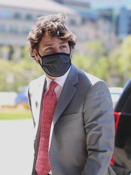 O primeiro-ministro do Canadá, Justin Trudeau, chega à Colina do Parlamento para um comitê sobre a pandemia de covid-19 - Dave Chan/AFP
