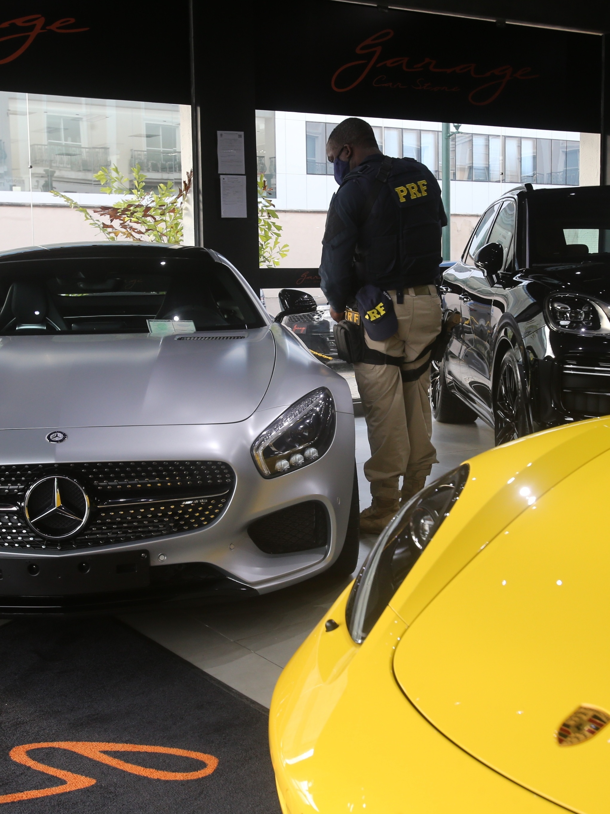 Corridas com carros de luxo: operação é realizada contra rachas no