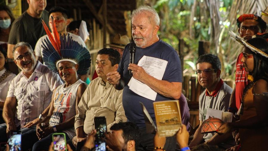O ex-presidente Lula (PT) se encontra com lideranças indígenas em Belém - MARX VASCONCELOS/FUTURA PRESS/FUTURA PRESS/ESTADÃO CONTEÚDO