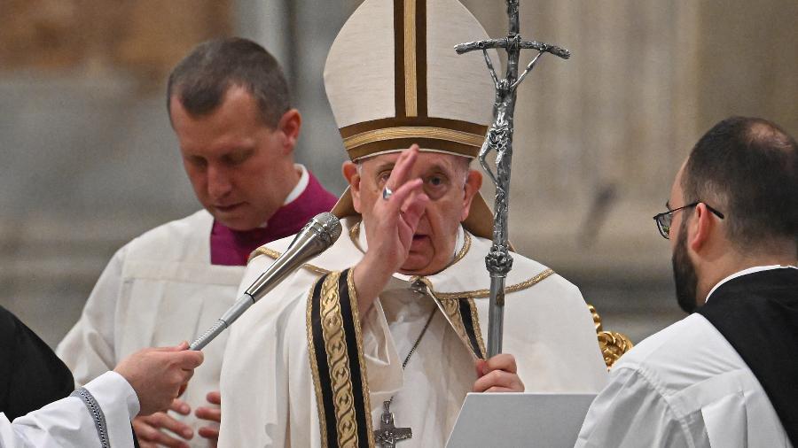 Papa Francisco em cerimônia na Catedral de São Pedro - Filippo Monteforte / AFP