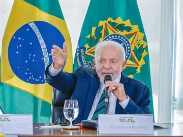 Carro usado pelo GSI é roubado em frente à escola onde Lula vota, em SP