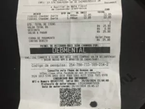 Funcionária do BK em SP é demitida por identificar cliente como 'debmental'