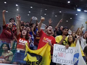 Alesp aprova PEC que permite transferir até R$ 11 bi da educação para saúde