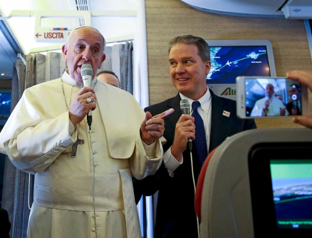 Papa Francisco conversa com jornalistas a bordo do voo para o Chile - ALESSANDRO BIANCHI/AFP