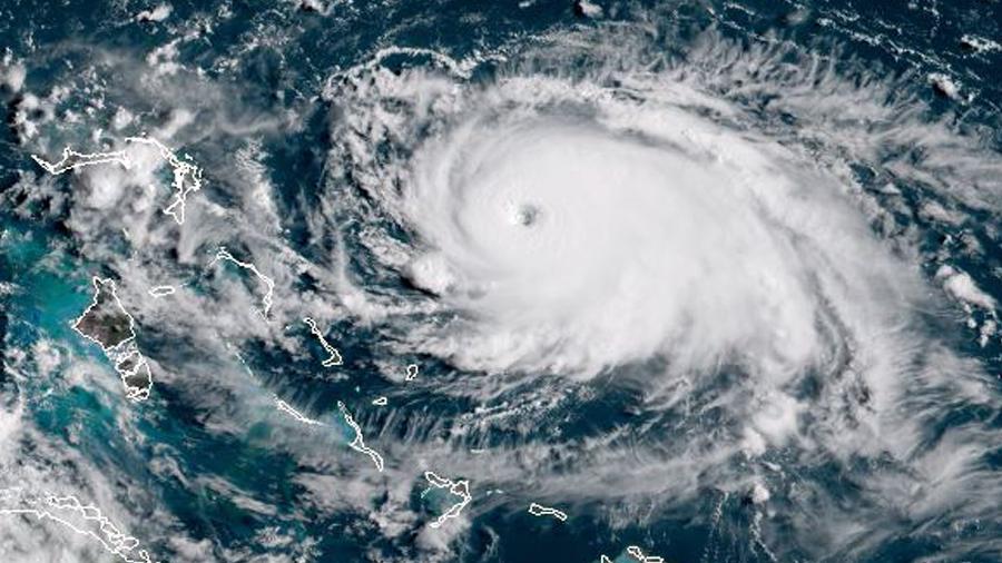 31.ago.2019 - Imagem de satélite mostra o furacão Dorian se aproximando das Bahamas e da Flórida - NOAA/AFP