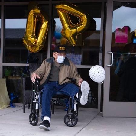 William Lapschies, idoso que completou 104 anos após superar coronavírus - Beth Nakamura/OregonLive