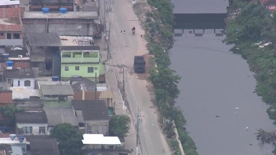 A PM realizou operação na manhã de hoje, na Cidade de Deus (RJ), em meio à proibição do STF; moradores relatam tiroteio - Reprodução/TV Globo