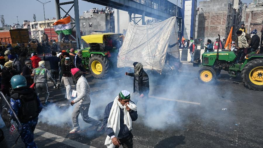 Agricultores indianos protestam contra reforma agrária do governo em Nova Déli - Sajjad Hussain/AFP