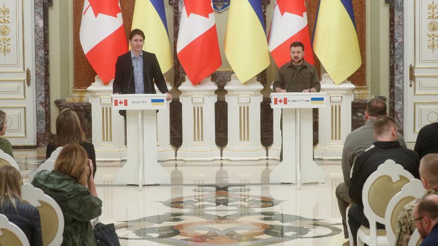 08.mai.22 - O primeiro-ministro canadense Justin Trudeau e o presidente da Ucrânia Volodymyr Zelenskiy participam de uma coletiva de imprensa, enquanto o ataque da Rússia à Ucrânia continua, em Kiev, Ucrânia - VALENTYN OGIRENKO/REUTERS