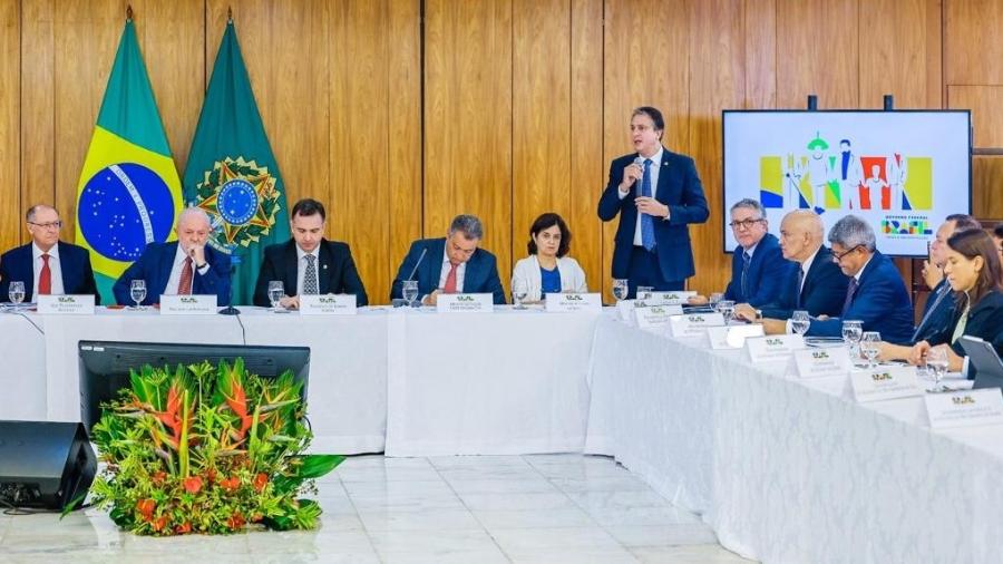 O ministro da Educação, Camilo Santana, fala em encontro do presidente Lula (PT) para combater ataques nas escolas - Ricardo Stuckert
