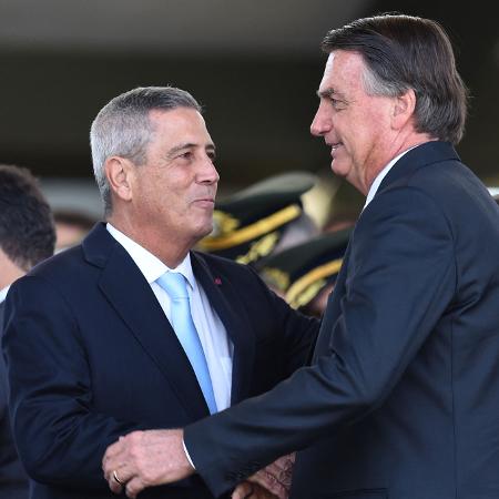 Bolsonaro e Braga Nettodurante cerimônia do Dia do Soldado, em 2022